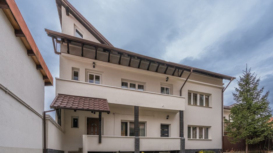 Casa individuala renovata integral | Brasovul Vechi - Dealul Cetatii - Poză 2
