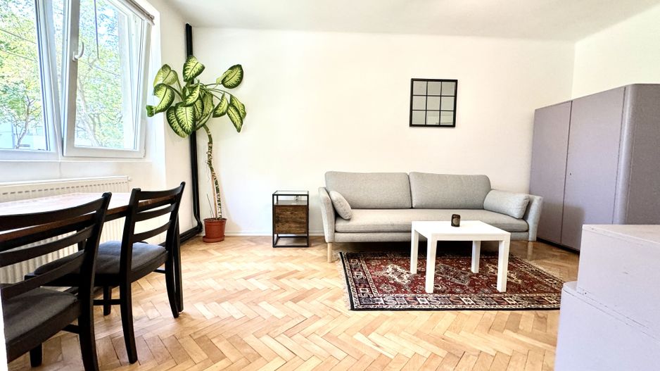 Apartament 2 camere, primitor, cu garaj, in zona Centrala-Universitate - Poză 1