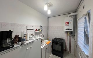 1 camera, decomandat | etaj 2 | centrala proprie | balcon | zona excelenta - Poză 6