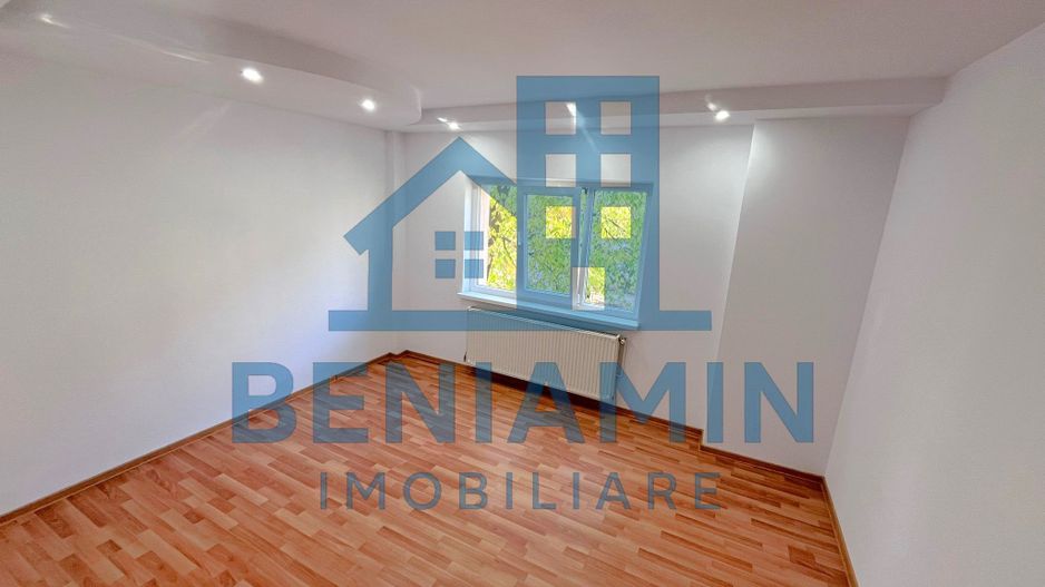 3 camere decomandat la etajul 1 in 1 Mai an 1985 centrala - Poză 4