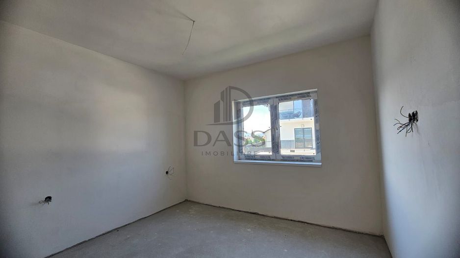 Apartament 3 camere 2 bai camara pe balcon si loc parcare Selimbar - Poză 3