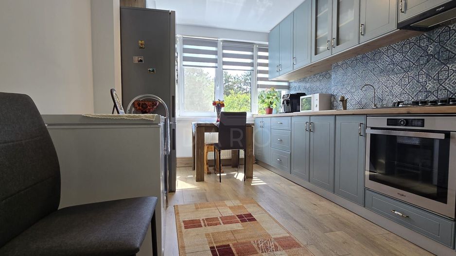 Vand apartament cu 2 camere in Cornisa, et. intermediar, lift nou - Poză 14