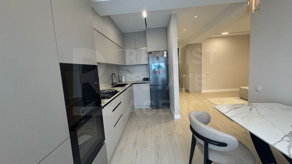 Chirie, apartament, 2 camere, str. Alba Iulia, Buiucani - Poză 1
