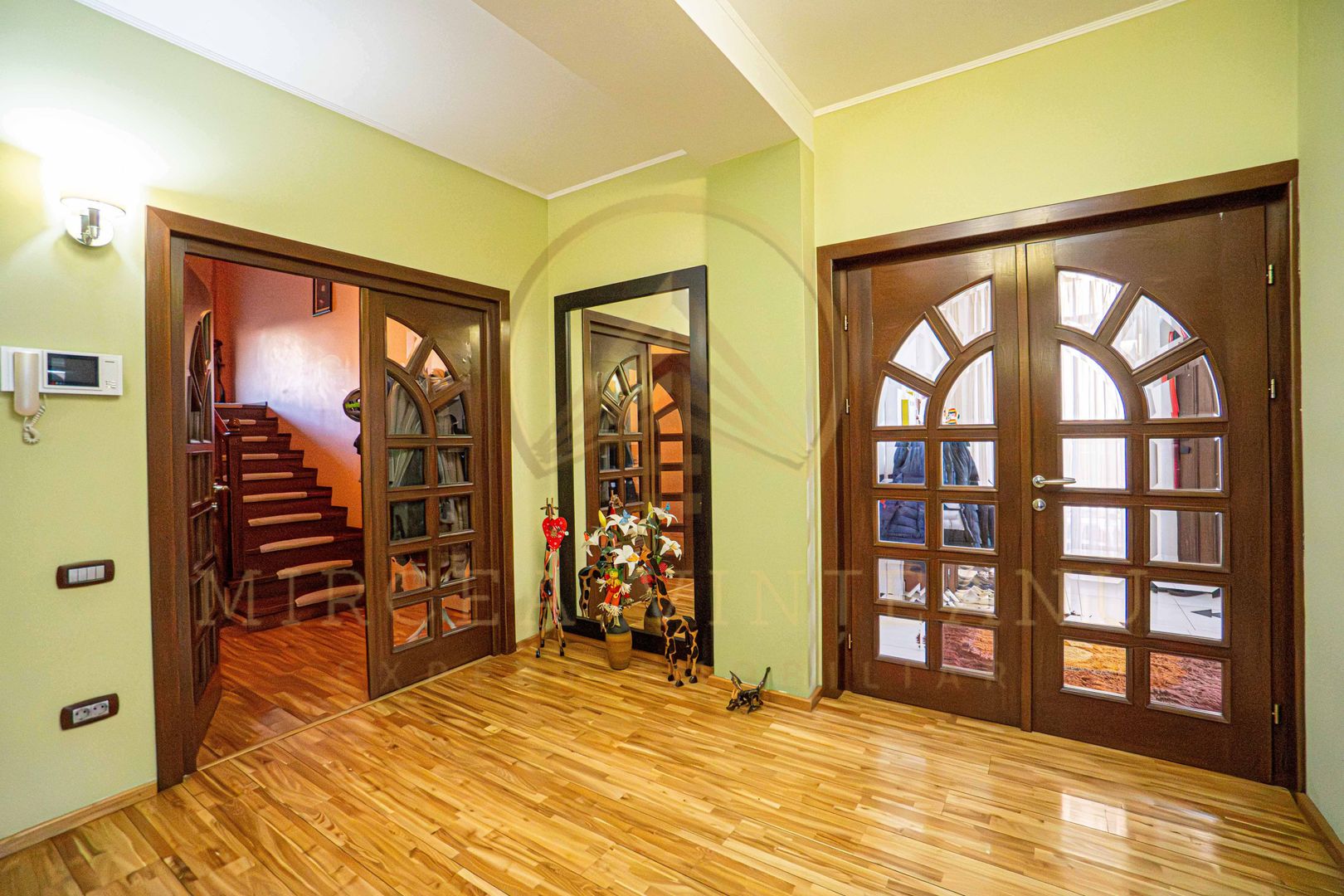 DACIA - Vila D+P+1E+M, teren 780 mp, deschidere 24 ml. - Poză 11