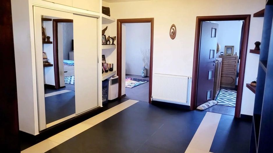Apartament cu 3 camere - Poză 3