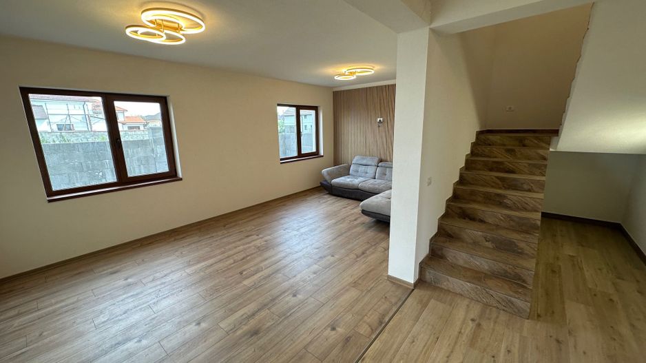 Duplex cu camera pe parter - Poză 6