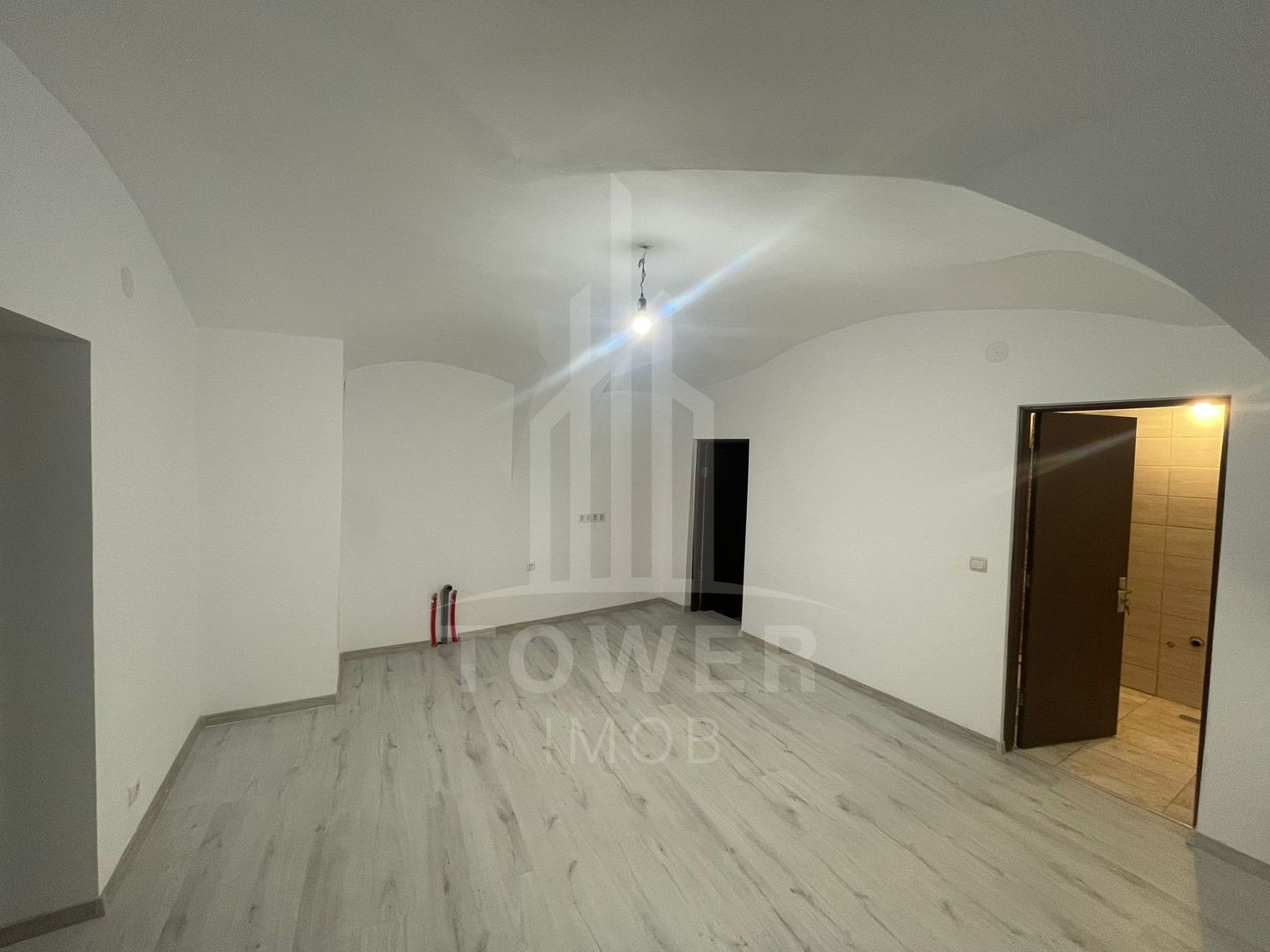 SUPER OFERTA! Apartament la casă în zonă premium - Poză 2