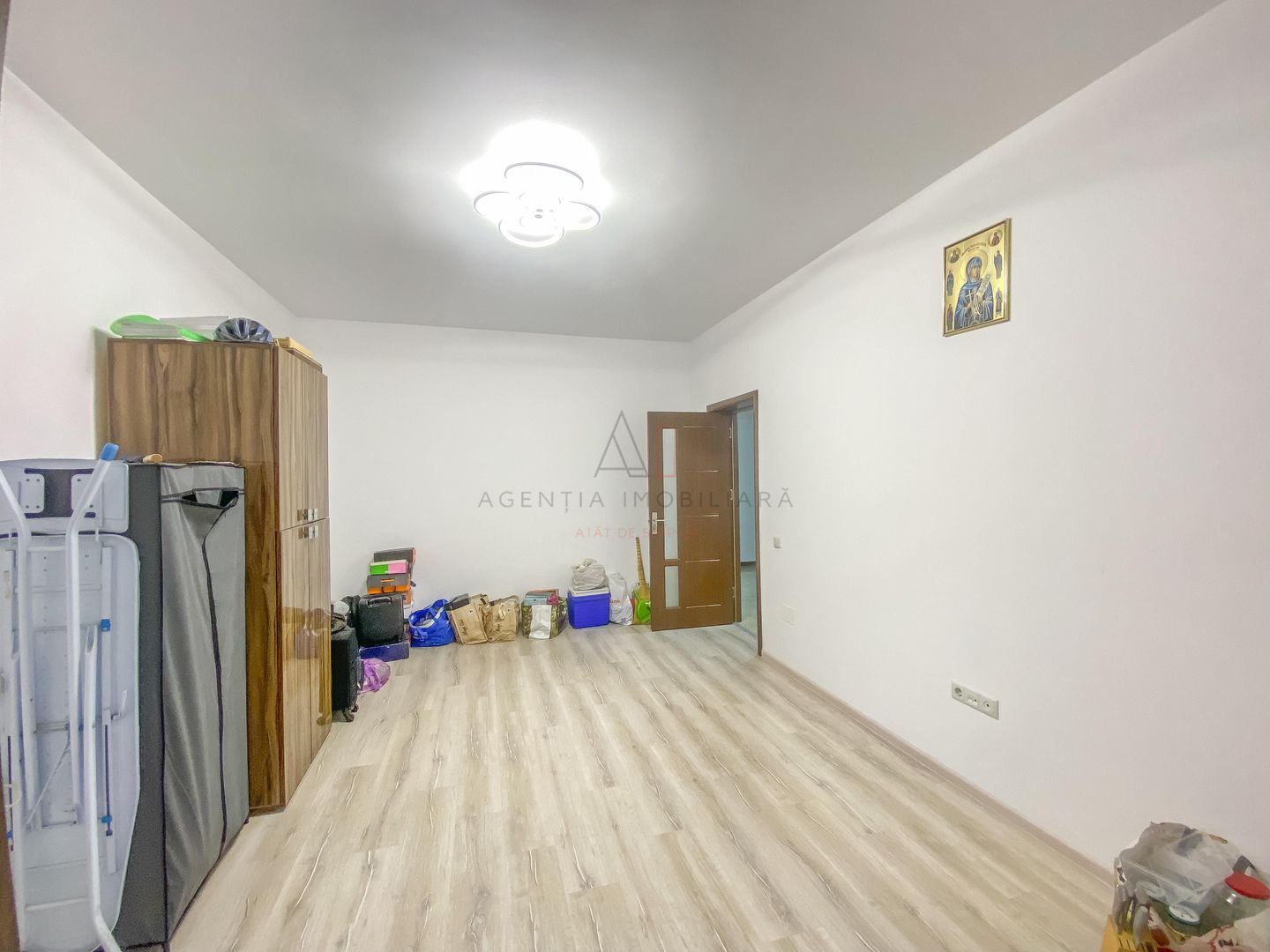 3 camere I Loc Parcare I 2 bai - Poză 7