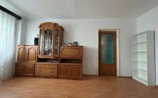 Vand ap 3 camere semidecomandat  Sos.Pantelimon - Poză 1