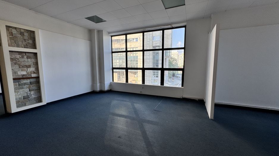 Spațiu comercial 493 mp utili | Locație centrală | Vizibilitate excelentă | - Poză 45