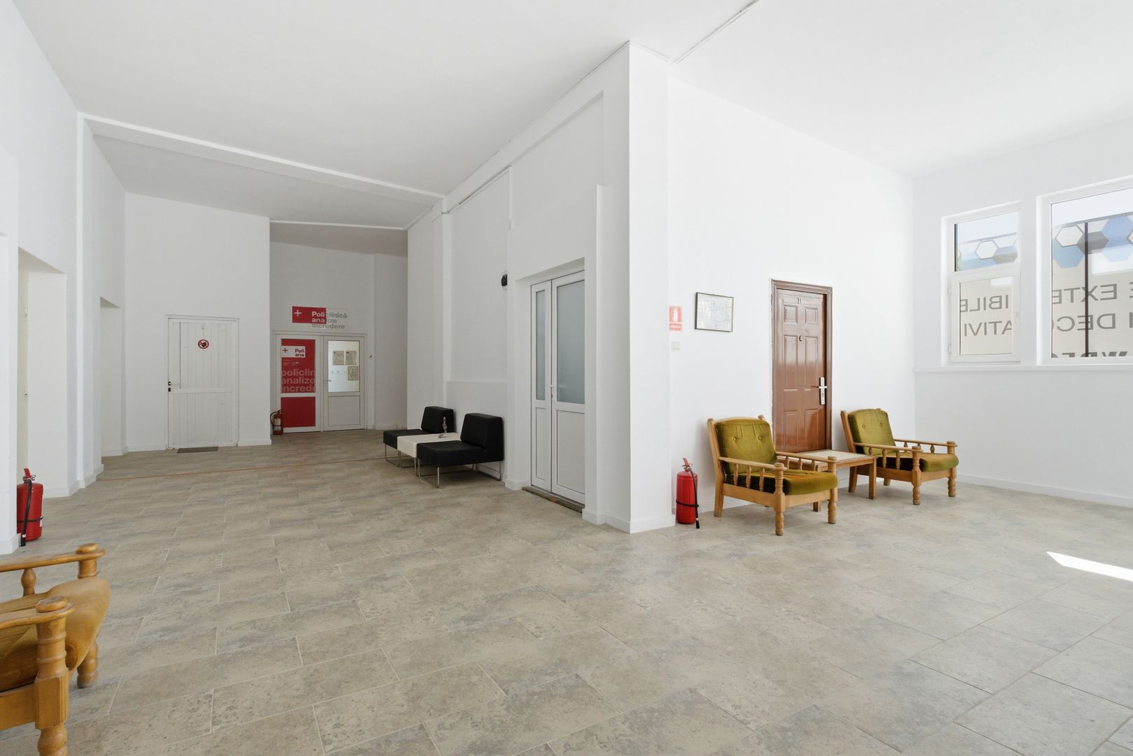 FALEZA NORD cladire multifunctionala 4600 mp cu acces din Bdul Mamaia! - Poză 9