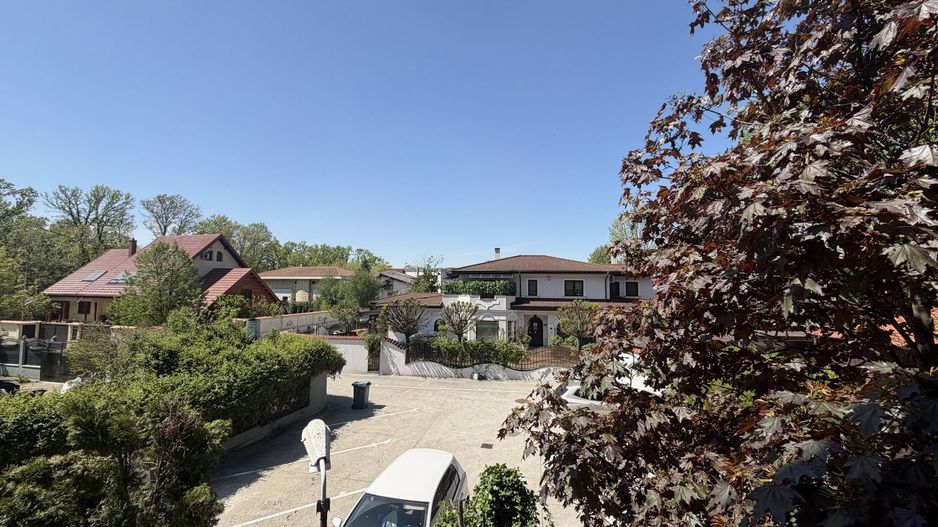 Vilă cu ieșire directă în Pădurea Băneasa – zonă Liceul Francez, Nord București - Poză 3