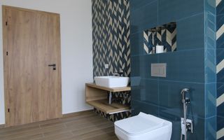 Casa zona Lunei, 5 camere + 3 bai, centrala proprie, rezidential sau birouri ! - Poză 32