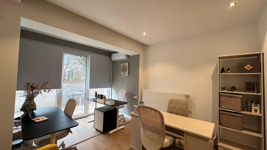 3 camere| DECOMANDAT| LOC DE PARCARE INCLUS  +TERASA 43 MP| VICTORIEI - Poză 1