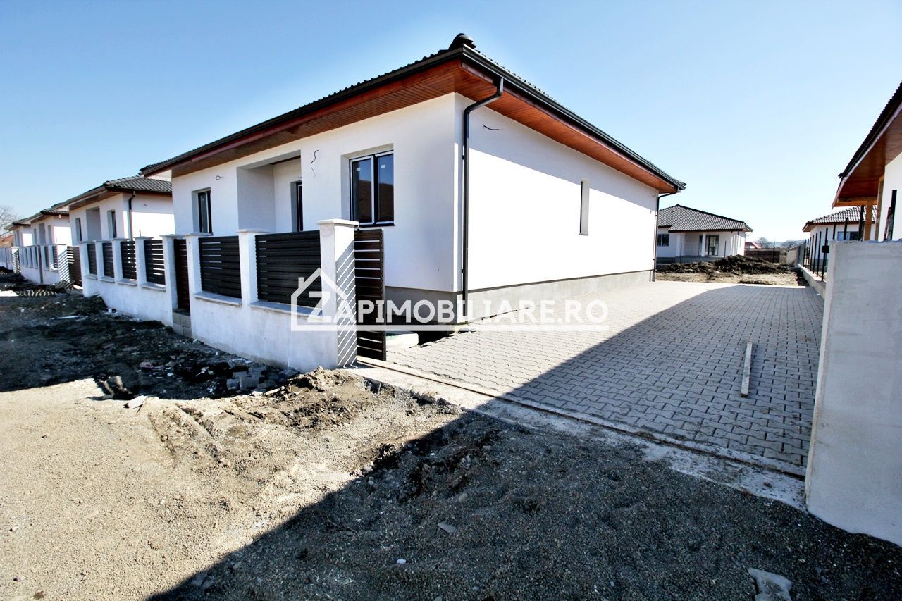 Casa 4 cam.2 băi,1 pivniță 1 dressing,500mp.teren,gard,pavaj - Poză 2