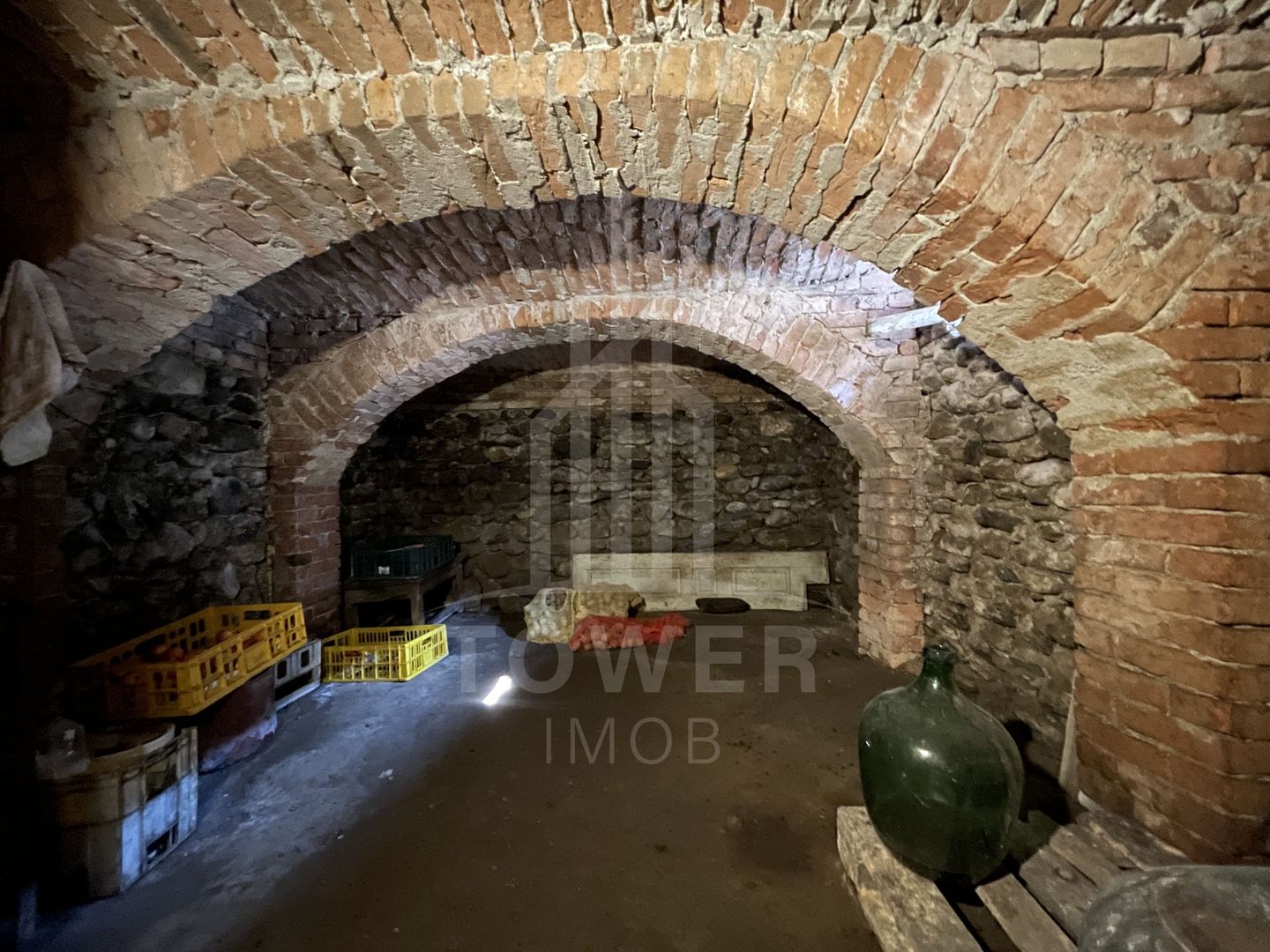 Casă individuală | 2 corpuri | Șură și anexe | teren 1460 mp – Porumbacu De Jos - Poză 10