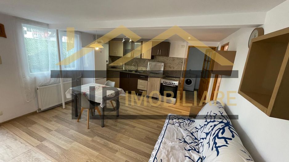 Casa de 3 camere, 50 mp, 30 mp terasa, Zona Sangeorgiu de Mures - Poză 1