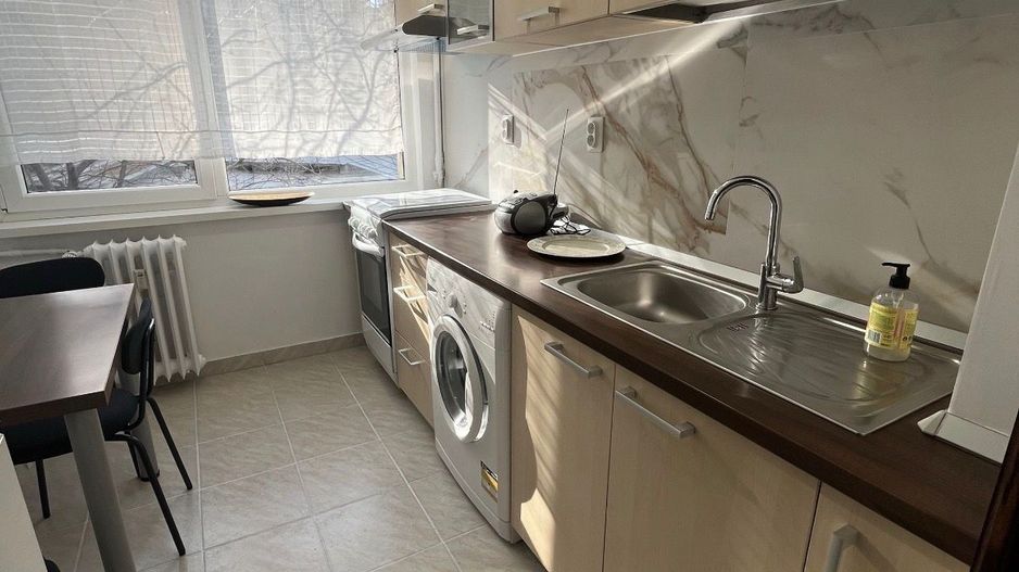 AP. 2 CAMERE DRISTOR, BLOC REABILITAT, BUCATARIE INCHISA, METROU - Poză 3