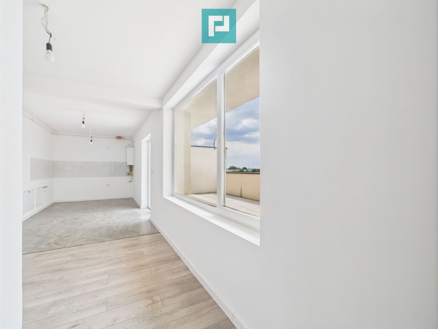 Apartament 3 camere, zona Torontalului - Poză 3