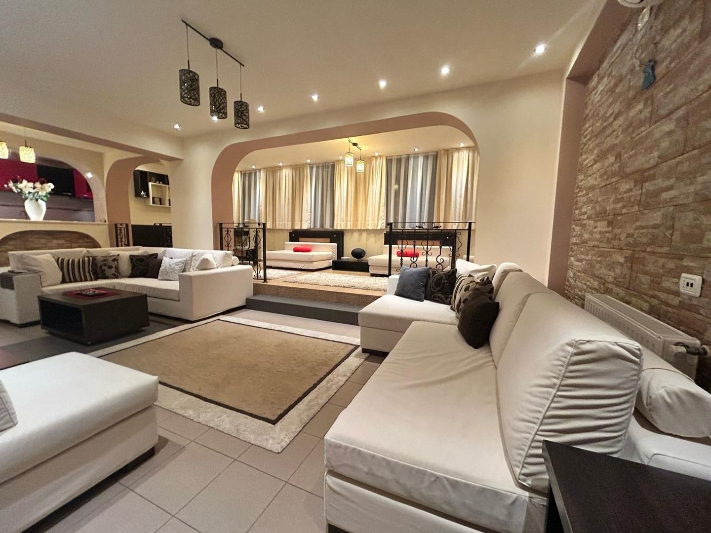 Apartament modern cu 2 camere, 94 mp utili, în bloc nou.Mobilat  si utilat - Poză 13