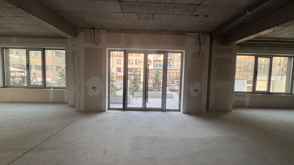 Spațiu comercial ultracentral - prima inchiriere - Poză 3