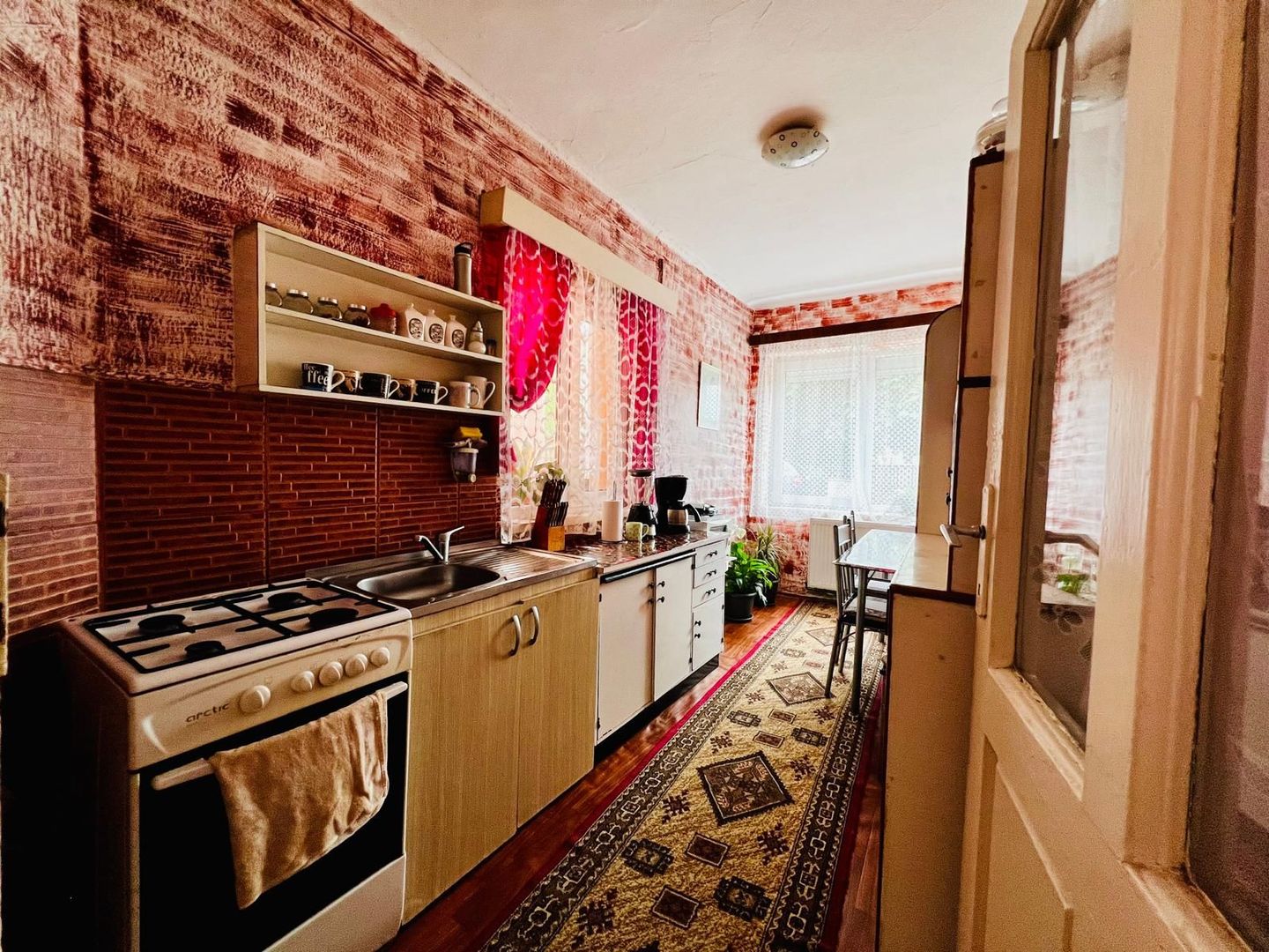 Casă individuală cu teren generos 900mp - Zona Bogdăneștilor - Poză 4