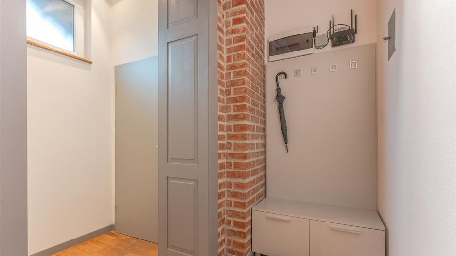 Locuință de 71 mp renovată integral și complet utilată, în casă - Poză 14