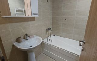 Garsonieră spațioasă de închiriat Piața Sudului - Poză 6