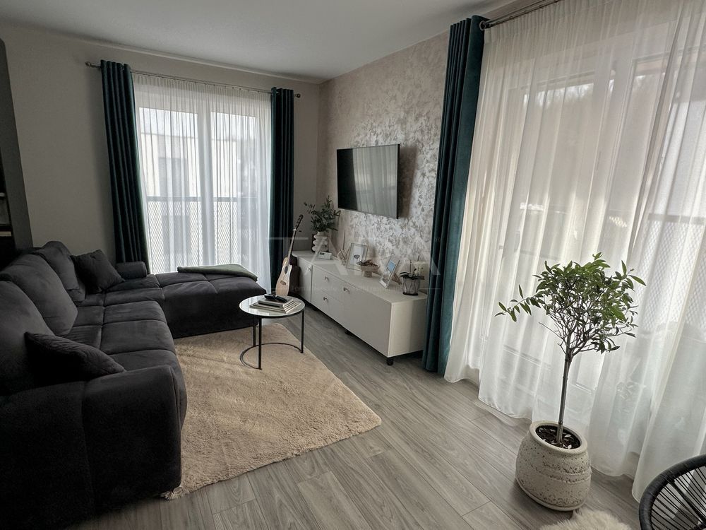 Apartament exclusivist cu panoramă superbă3 camere 2 balcoane. - Poză 1