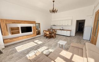 Apartament cu 3 camere și curte privată | Parcul central | Parcare - Poză 2