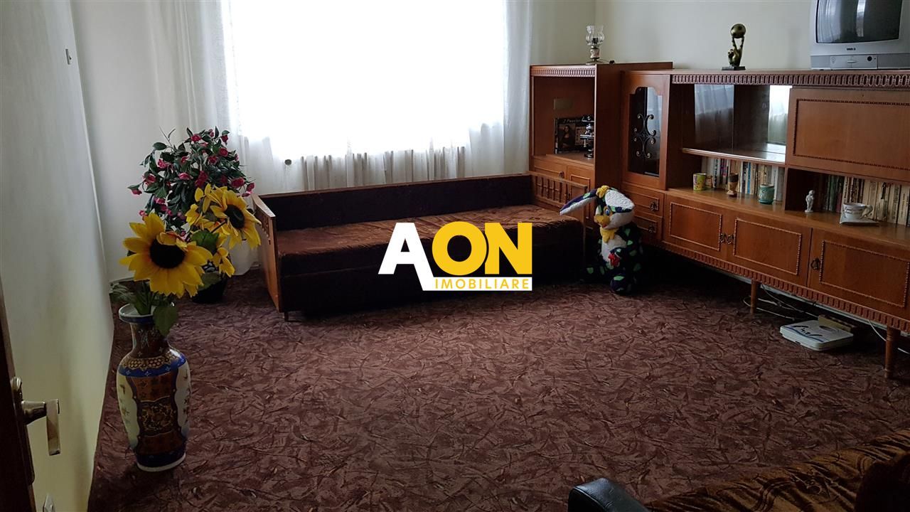 Apartament 3 camere decomandat ultracentral - Poză 1