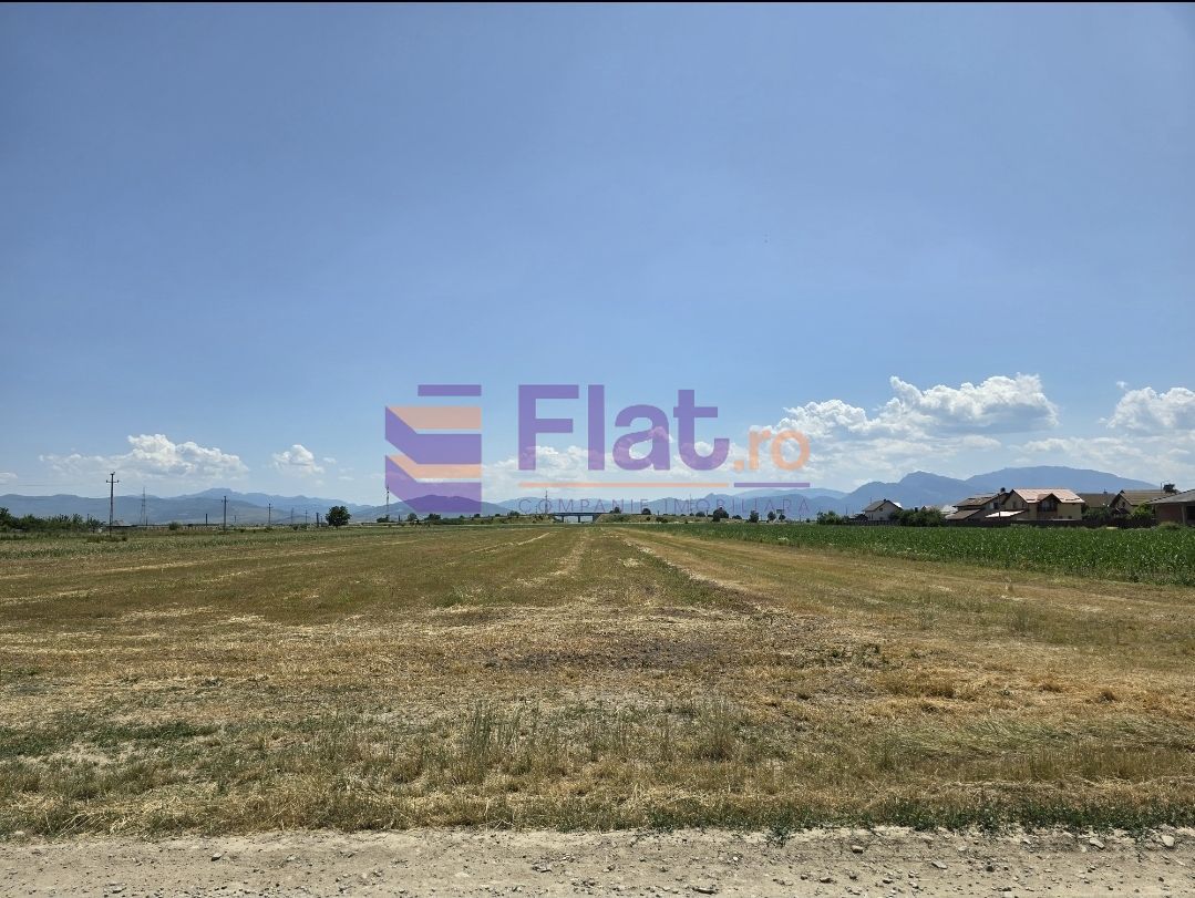 Teren intravilan de vânzare în Hărman, Brașov cu utilitati - Poză 7