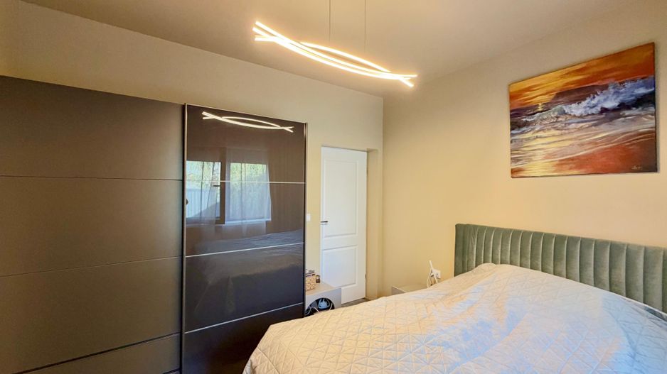 Duplex despartit prin baie - 4 camere I mobilat I Sanmihaiu Roman - Poză 10