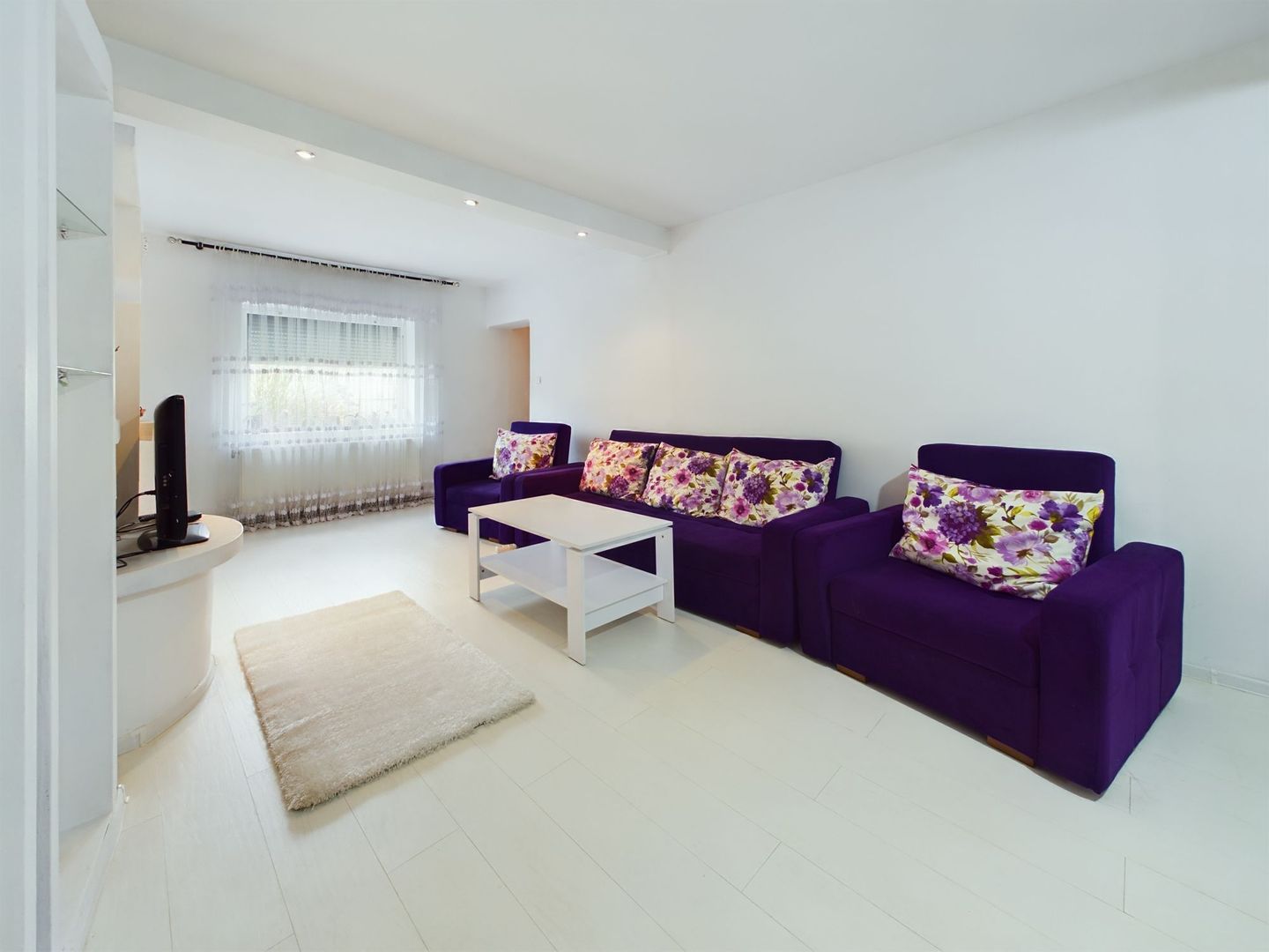 Casă cochetă pe strada Făt Frumos. - Poză 5