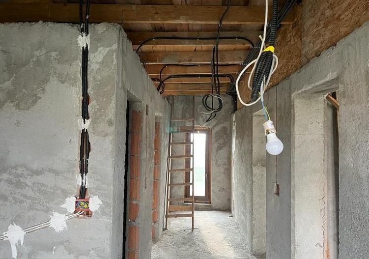 MOSNITA NOUA, 4 CAMERE, CASA INDIVIDUALA - Poză 2