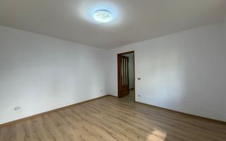 Apartament cu 2 camere, situat in zona centrala - Poză 2
