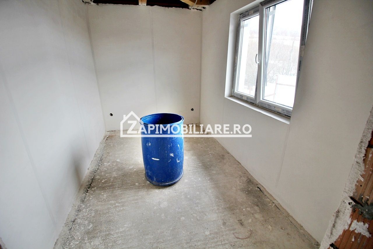 Casa 3 camere, 85mp, 430mp teren, garg,pavaj,0% comision - Poză 9