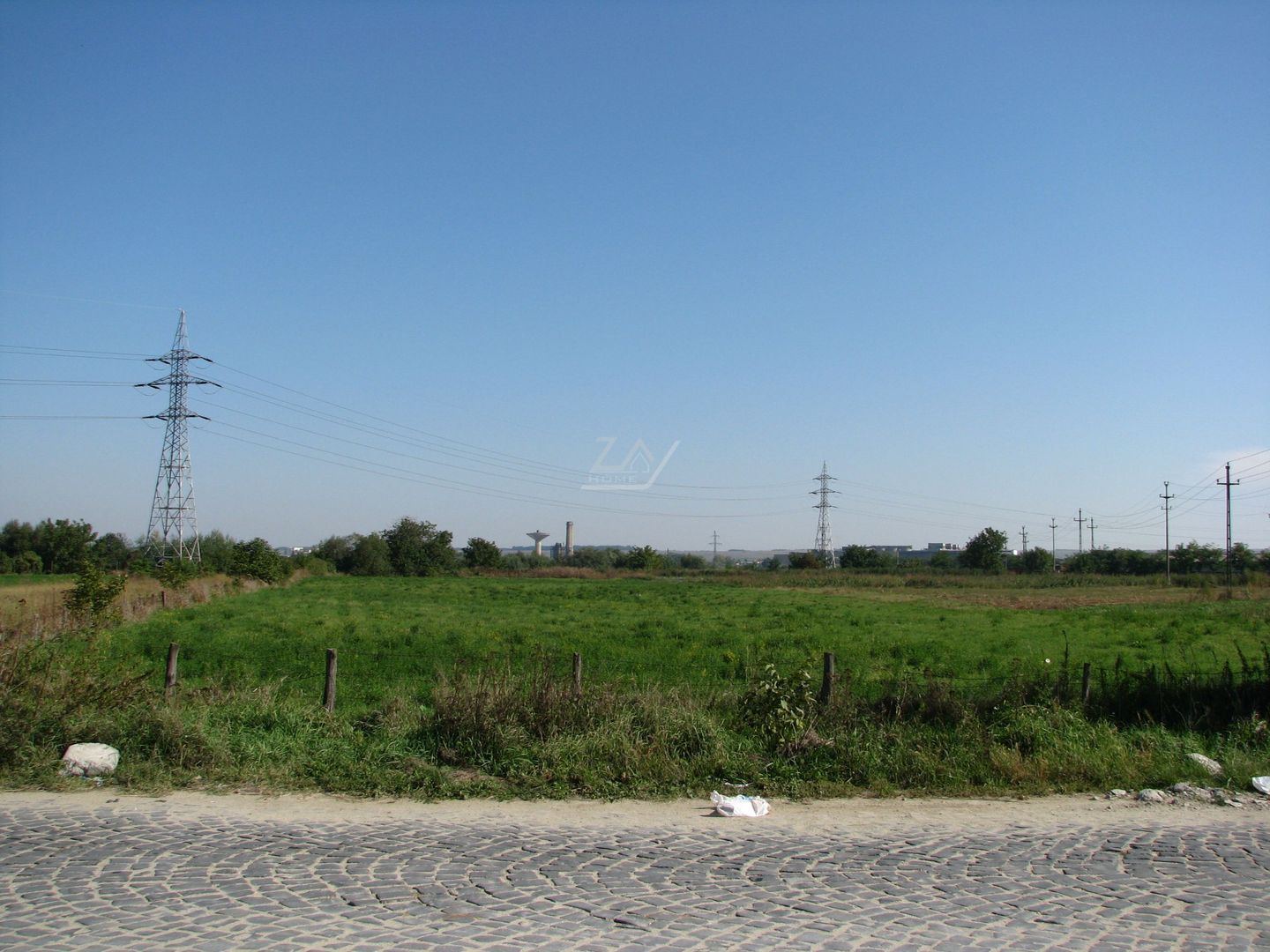 Teren Intravilan in zona accesibila ! Acces la sosea. Utilitati in apropiere. - Poză 3