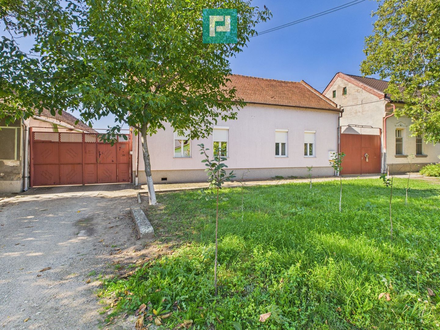 Casă cu piscină și teren generos, Sântana - Poză 33