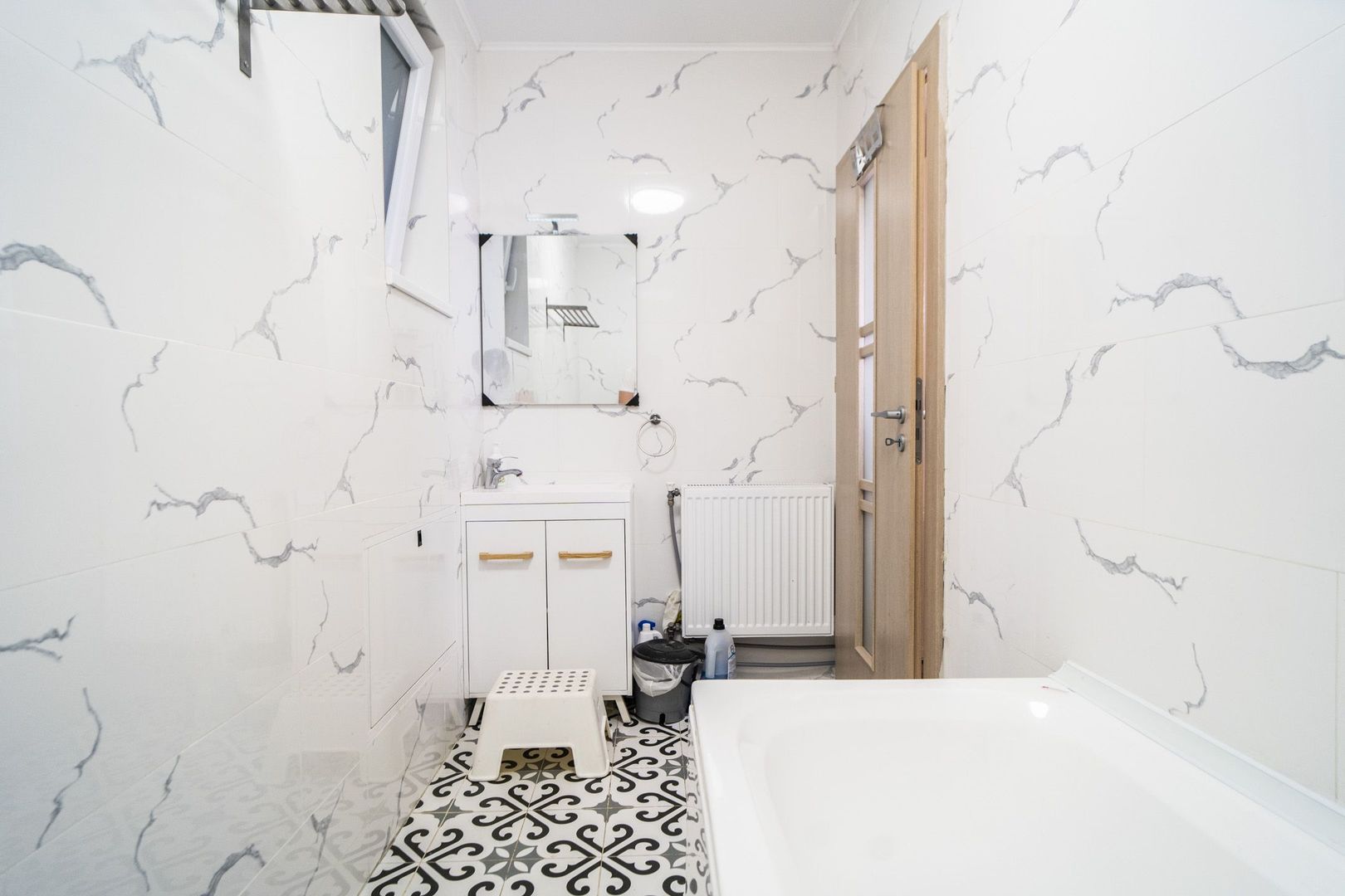 Domnesti - Tudor Vladimirescu, casa 4 camere, utilitati, parcare, STB - Poză 8