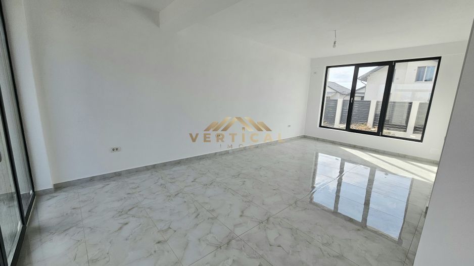 Vila 4 camere in centrul comunei Berceni - Poză 11