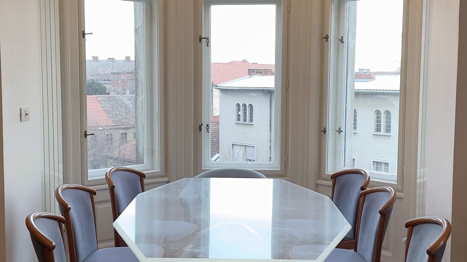 Apartament 5 camere , cladire istorica , renovat complet. - Poză 4