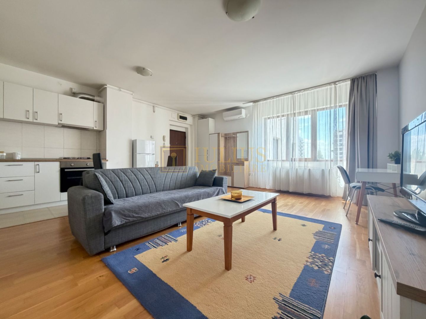 Toronto Residance, 1 camera, spatios, centrala proprie., aer conditionat, lift. - Poză 1