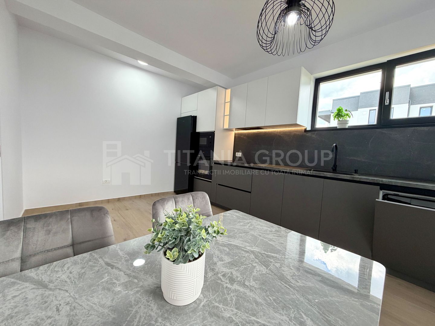 Casă premium 4 camere | Prima închiriere| 3 băi | Pet Friendly | Cristian - Poză 3