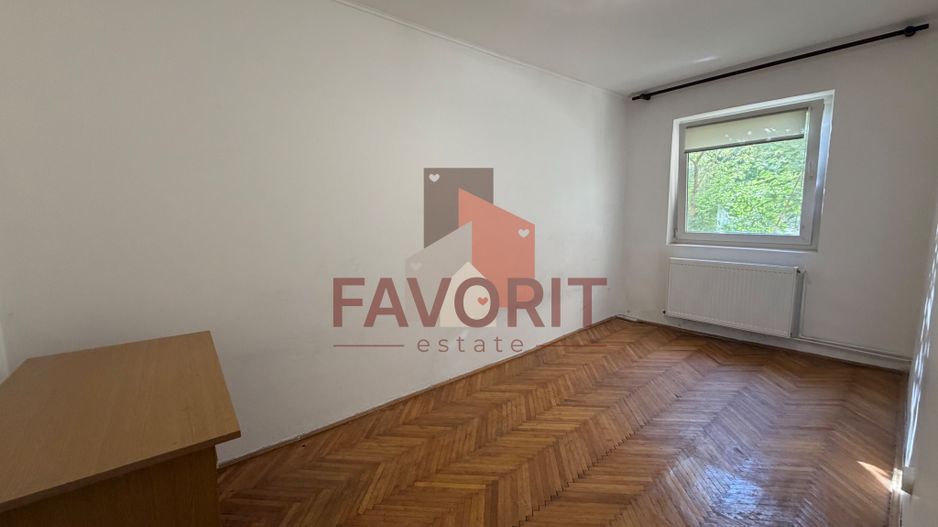 Cu centrala termica proprie. Zona Dacia. Boxa - Poză 3