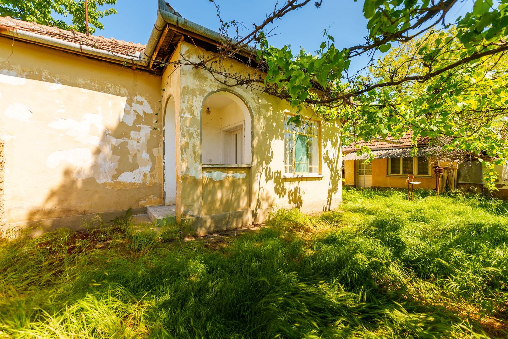 Casă cu potențial în Iratoș - Poză 20