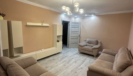 Inchiriez Apartament 2 camere Tudor