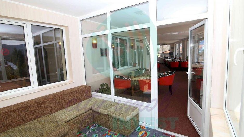 Vila cu 24 de camere cu priveliste superba ideal investitie in PREDEAL - Poză 45