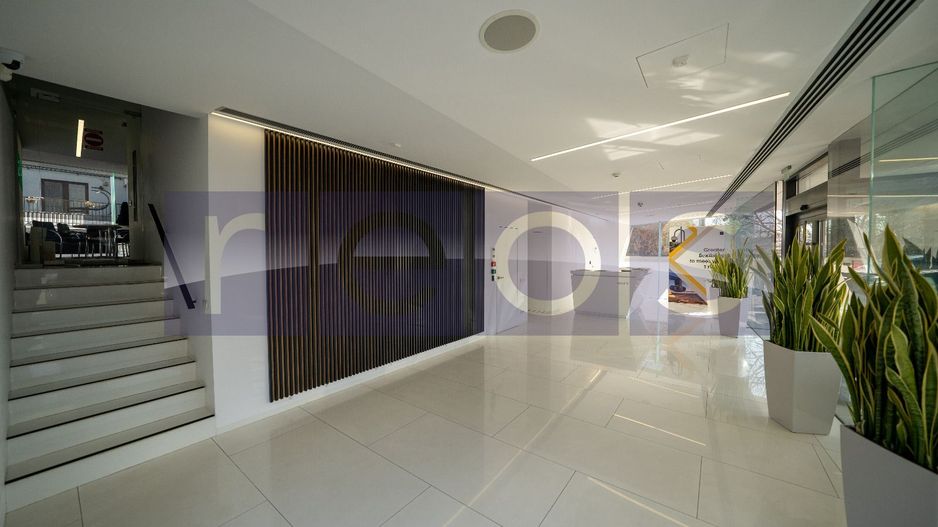 VANZARE -CLADIRE DE BIROURI - ARHITECTURA EXCEPTIONALA - Poză 5