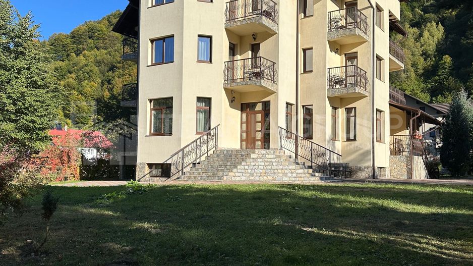 PENSIUNE DE VÂNZARE, TEREN 2.000 MP, 17 CAMERE, MOIECIU DE JOS - Poză 18